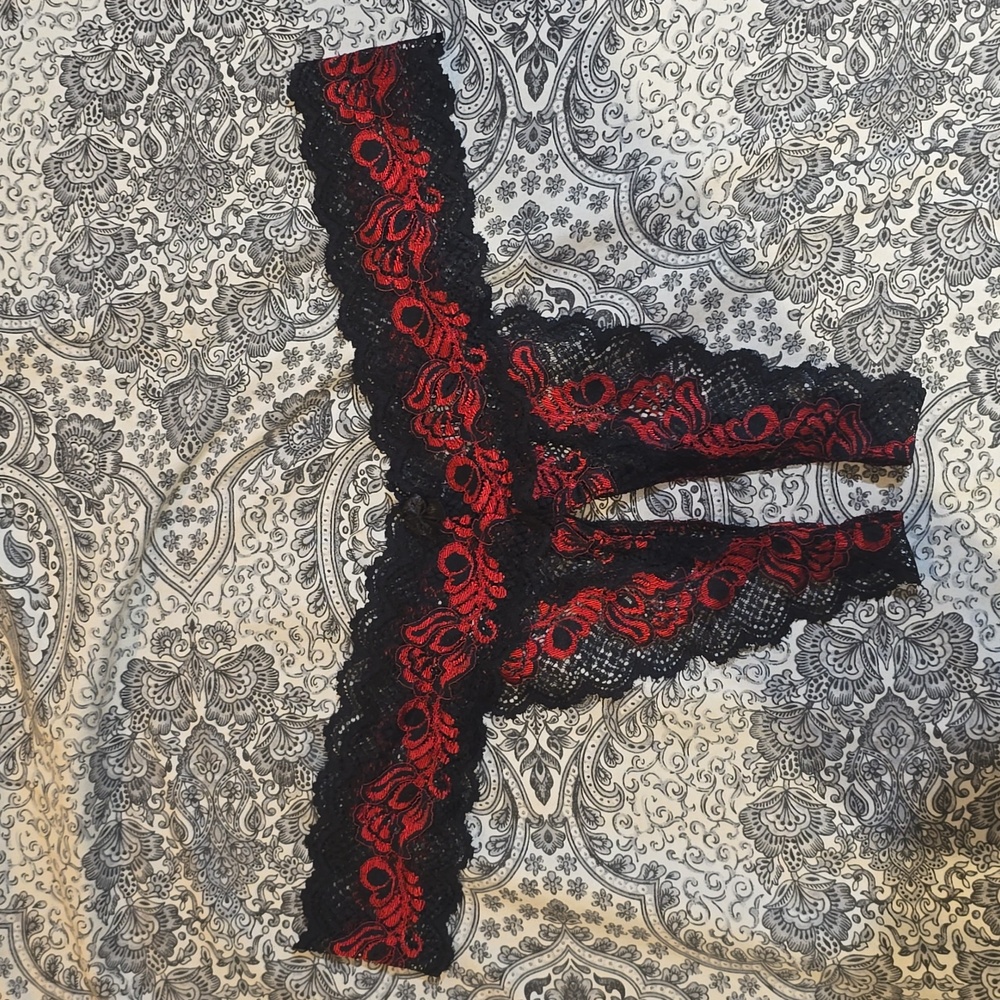 NWOT NBW Rene Rofe black and red crotchless thong